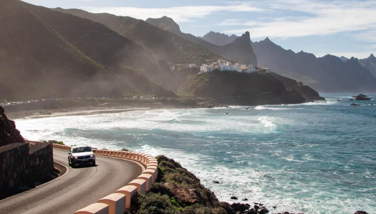 Die hohen Kosten für die Anmietung eines Autos auf den Kanarischen Inseln: So sparen Sie mit diesen 4 Tipps Geld.